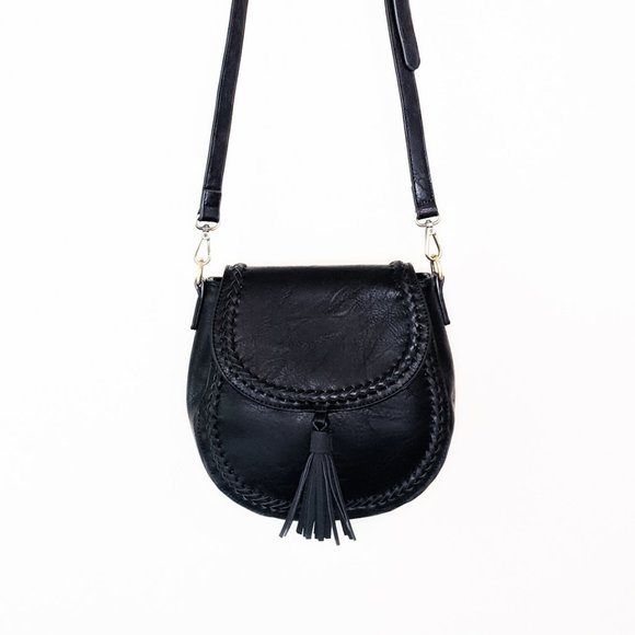 Jen & Co. Handbags - NWT Jen & Co. Penelope Black Crossbody Saddlebag